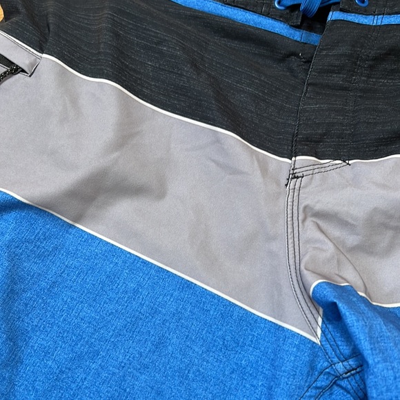 Quicksilver board shorts 40 - Picture 6 of 6